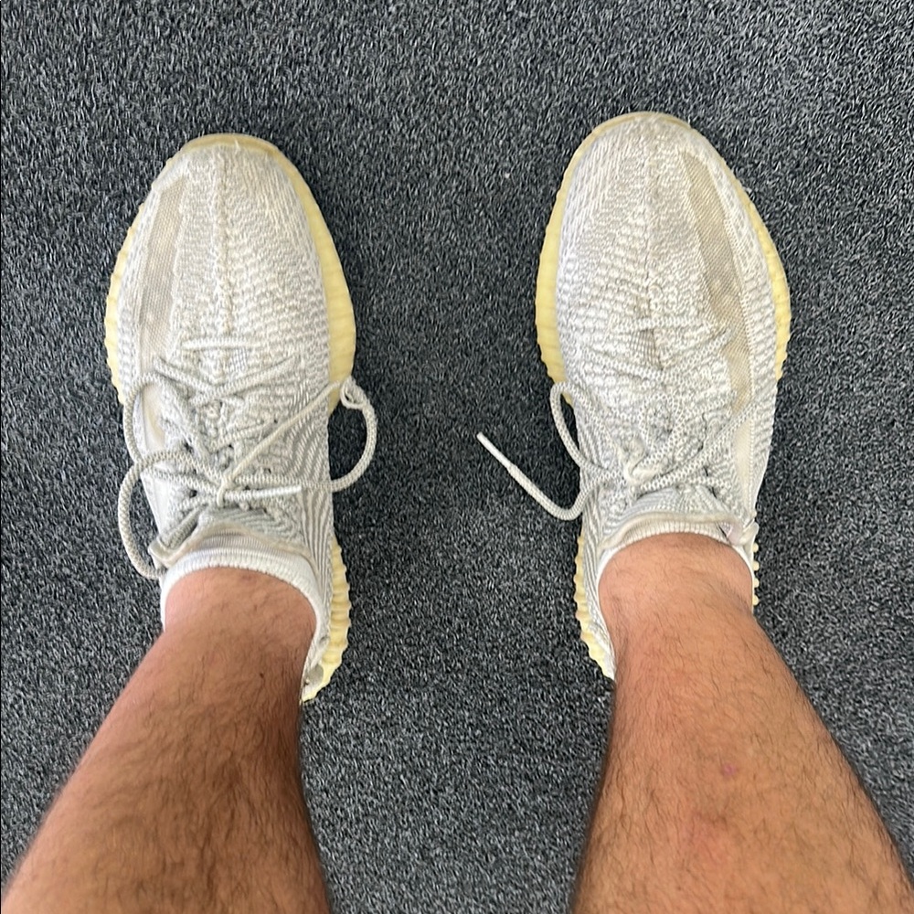 Yeezy static non reflectives size 10.5 6/10 condition